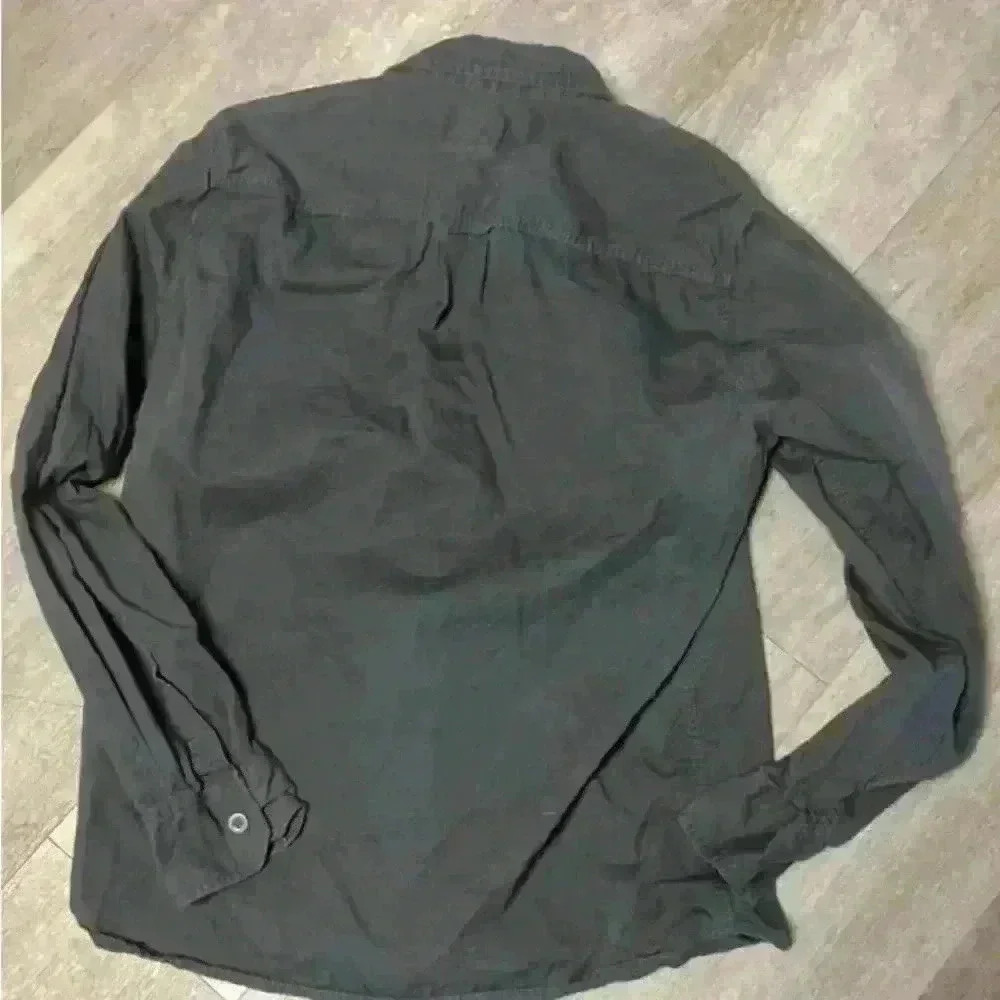 Converse one start button down shirt size‎ Medium